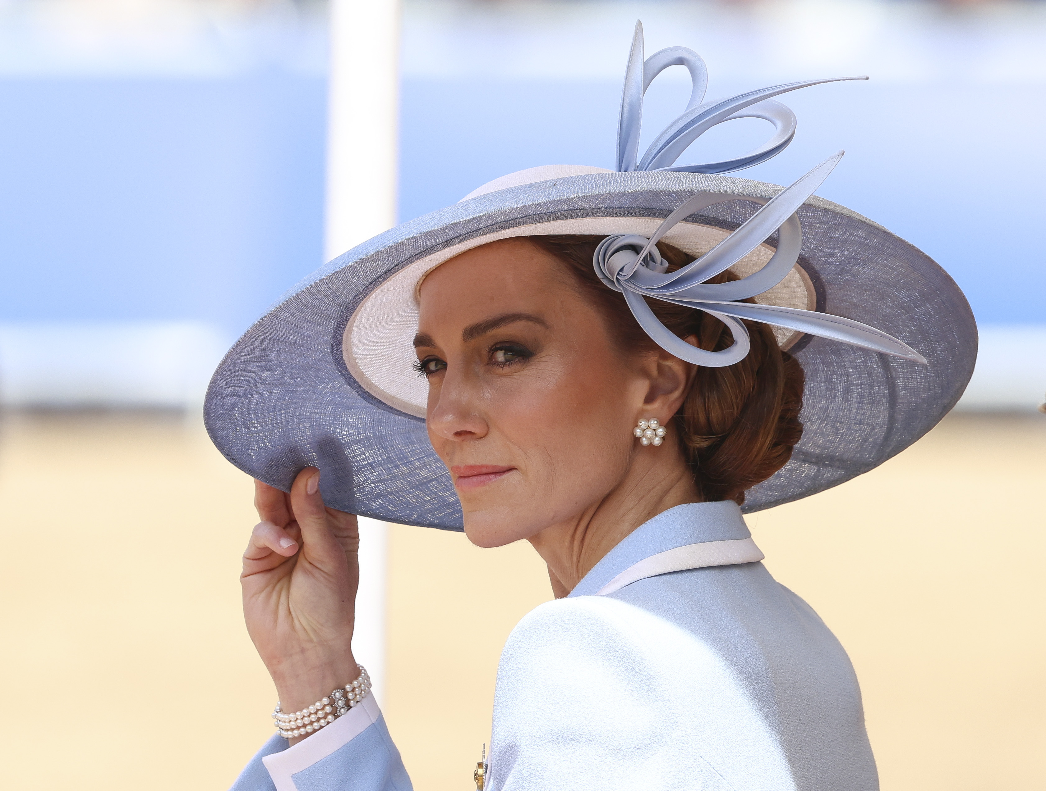 kate middleton powder blue dress Kate Middleton Stuns in Icy Blue Gown At Bahamas Reception