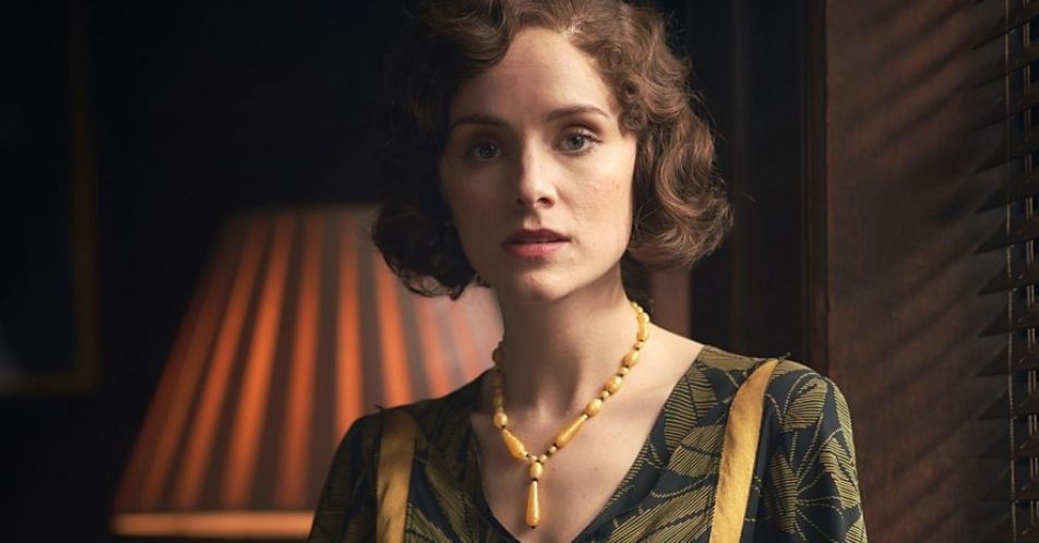 How To Get Flawless 1930s Curls Like Ada Thorne In Peaky Blinders Season 6