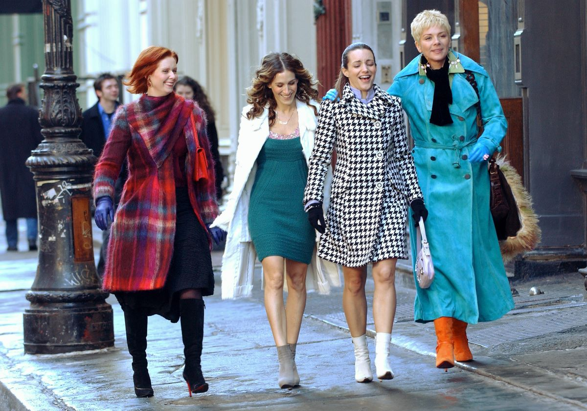 And Just Like That Carrie & Samantha: How SATC Shows Female Friendships –  StyleCaster