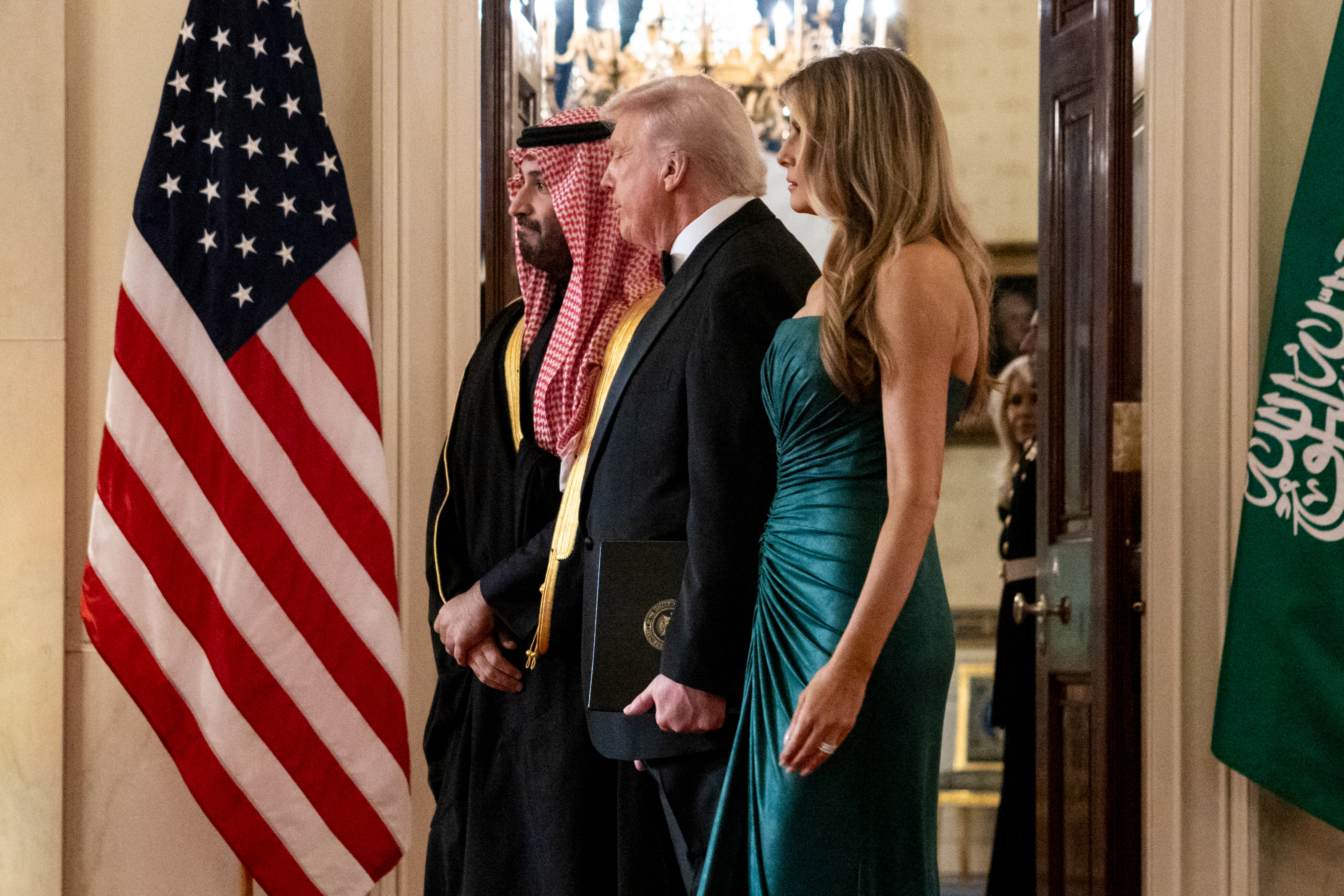 Melania Trump's 'subtle gesture' to Saudi Arabia's prince during state  dinner revealed