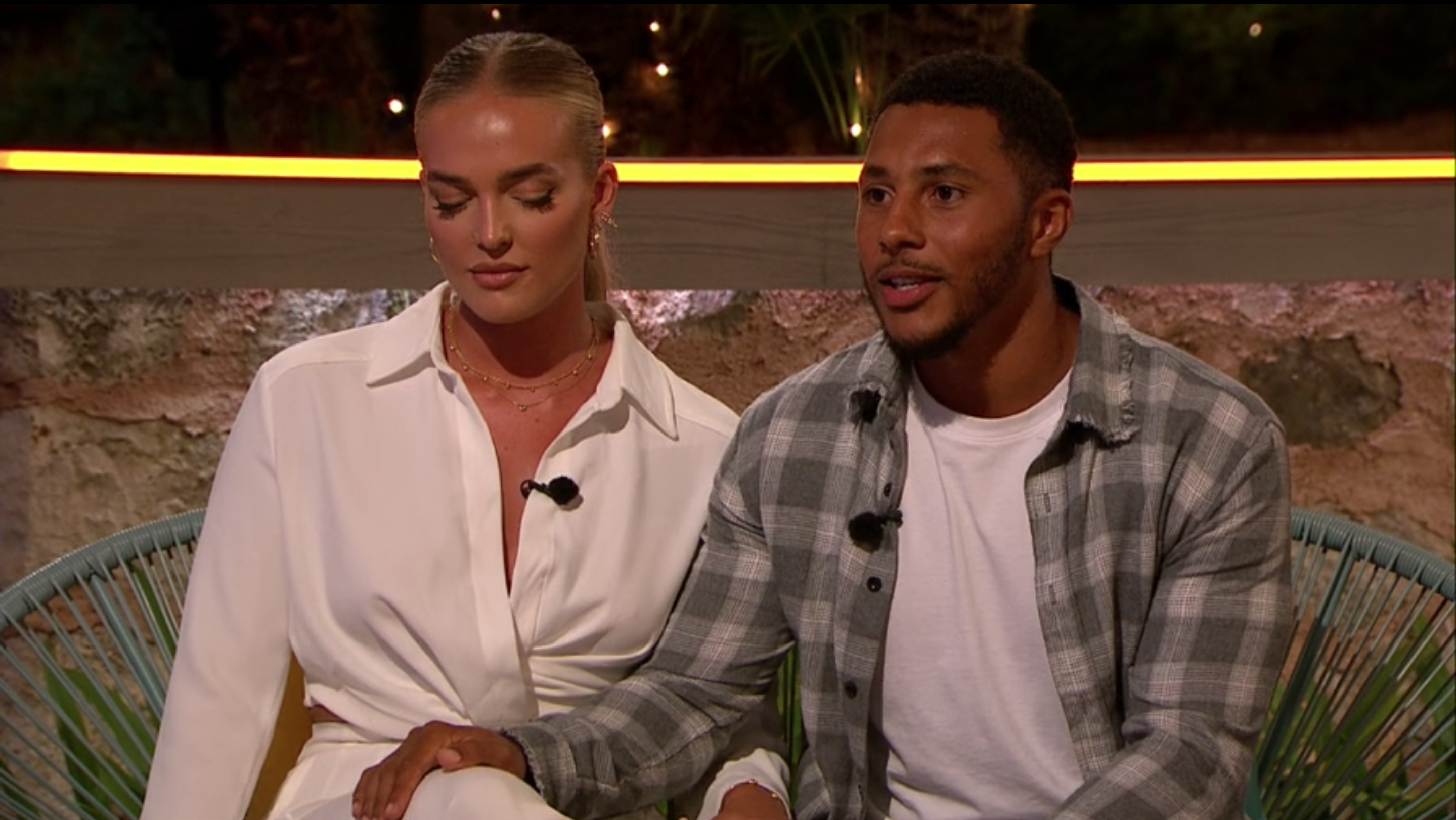 Love Island Fans Confused As Aaron And 