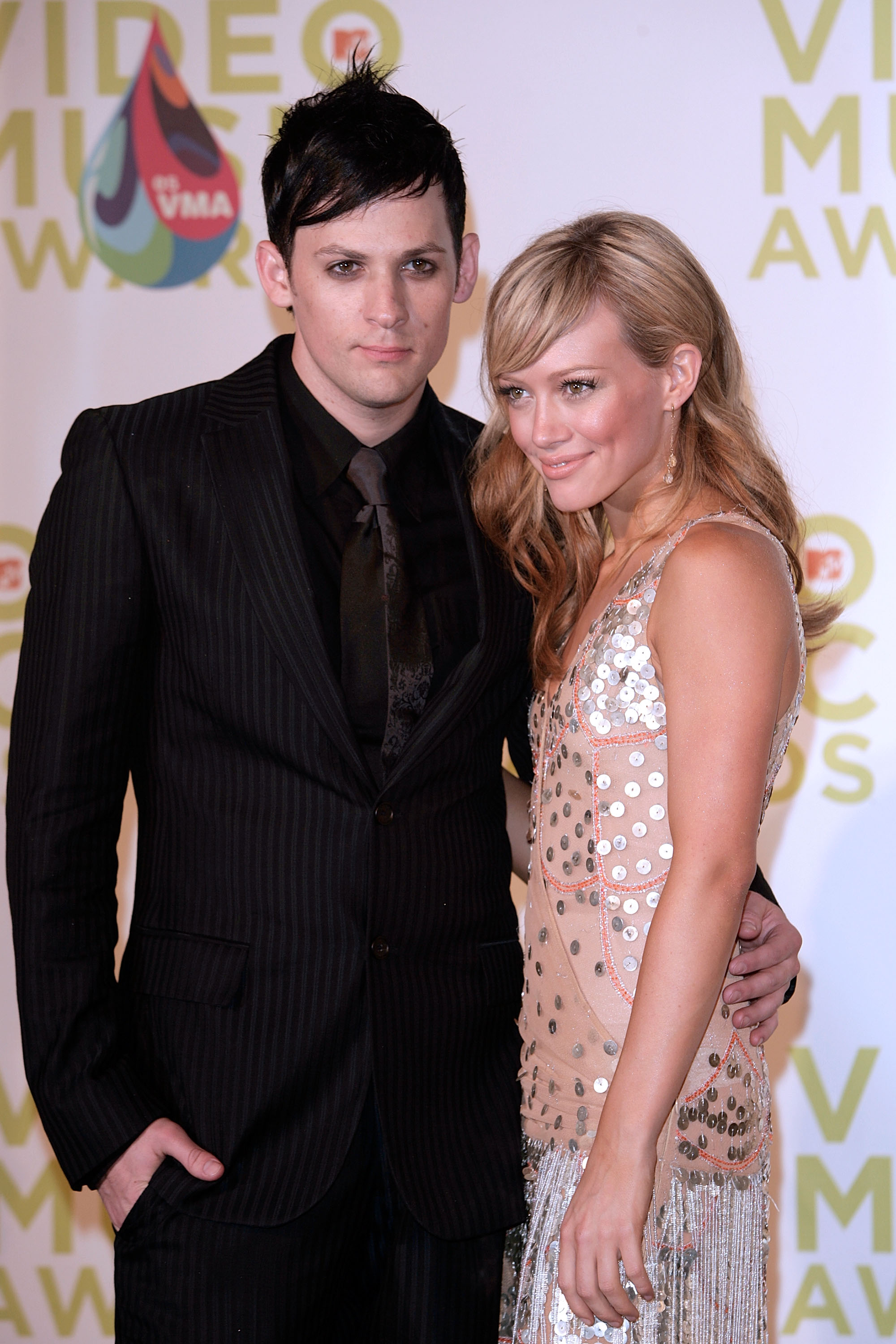 Hilary Duff fans divided after husband dresses as her age-gap ex-boyfriend  Joel Madden for Halloween, image size:2000x3000