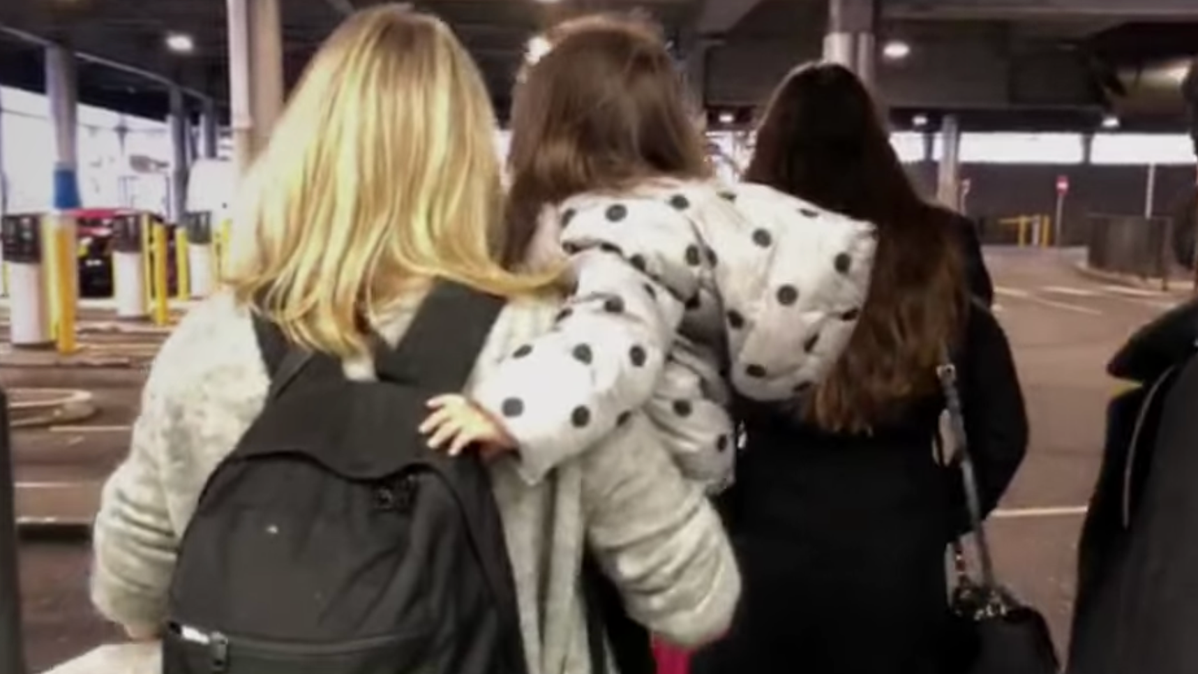 The Tinder Swindler Viewers Are Defending The Mother Of Simon Leviev S Child