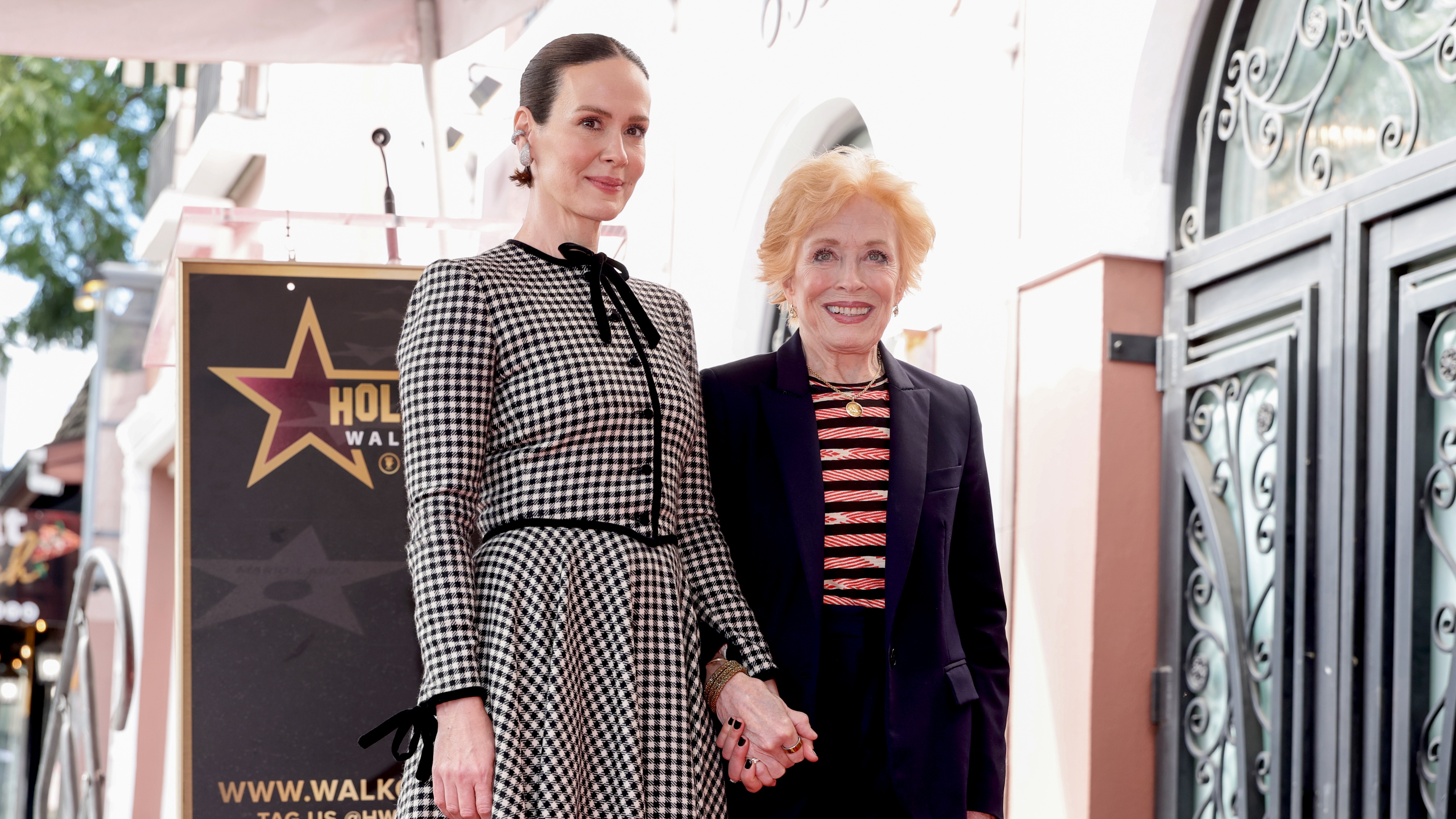 Holland Taylor makes unexpected admission about Sarah Paulson, image size:5000x2812