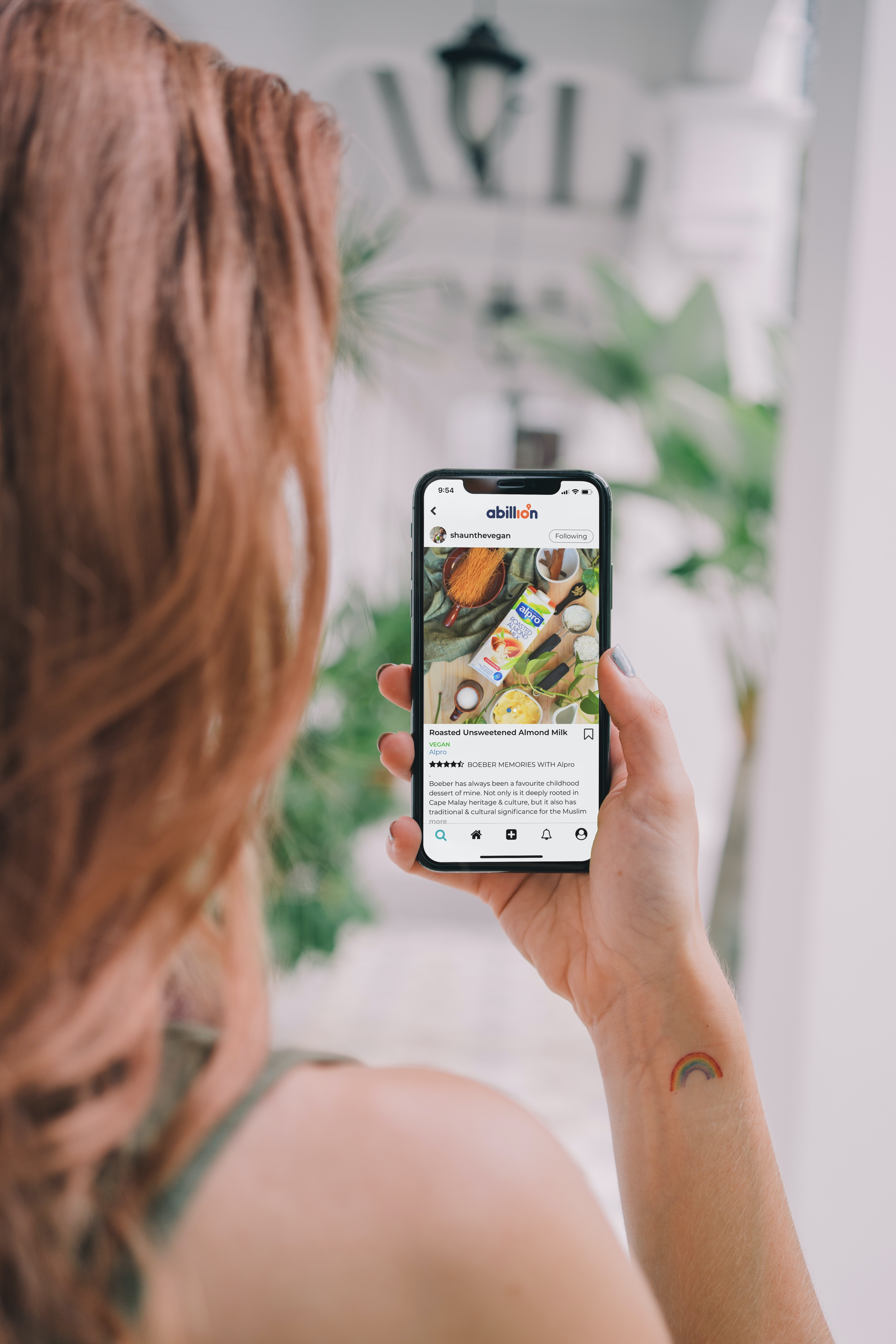 Spoiler alert: you can undo and redo whatever you&rsquo;ve typed onto your iPhone just with the flick of a wrist (Credit: Unsplash abillion).