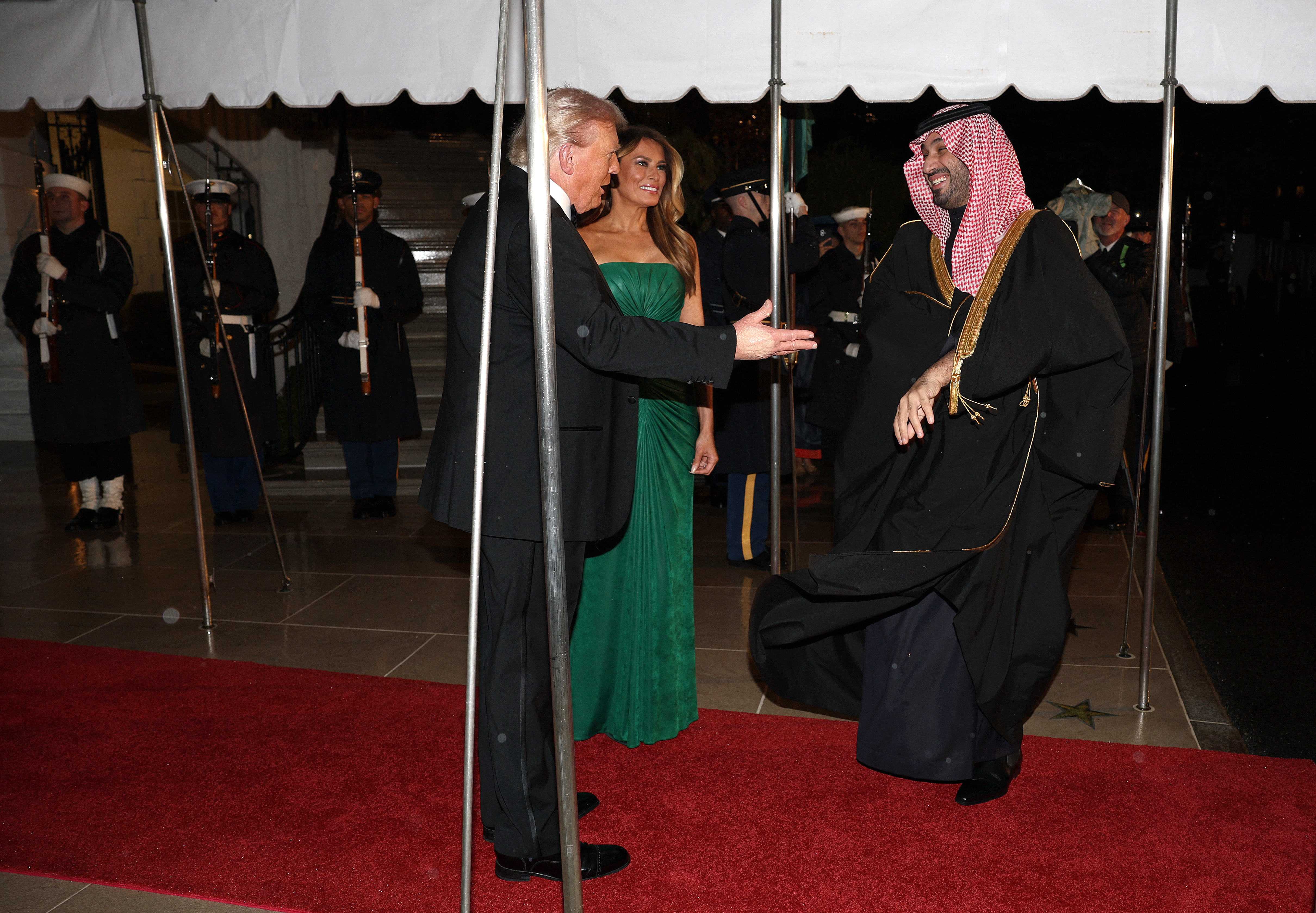Melania Trump's 'subtle gesture' to Saudi Arabia's prince during state  dinner revealed