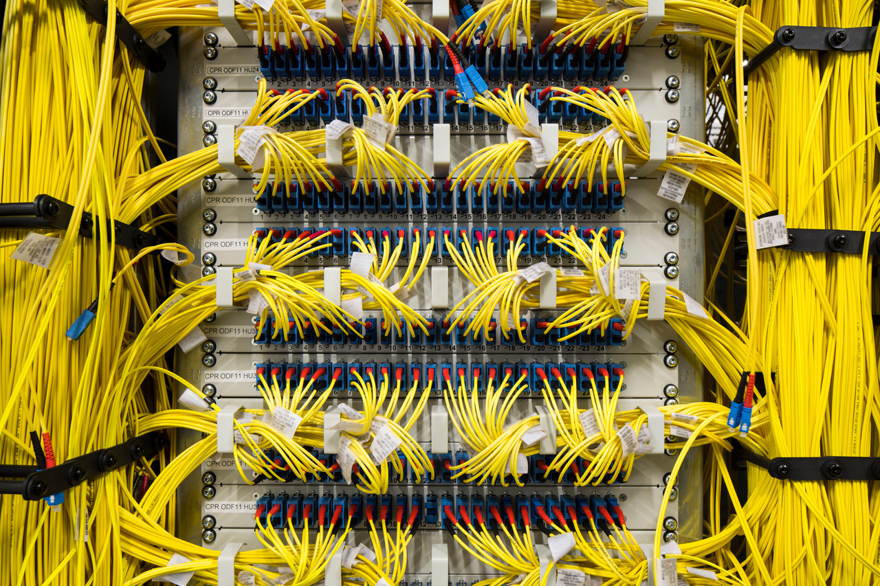 Slice Interconnect Interconnection: The Next-generation Data Center Business Model