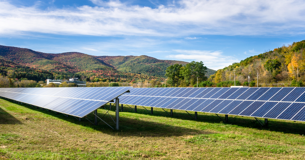 Tech Giants Pour Billions Into Solar Power as Data Centers Strain the Grid