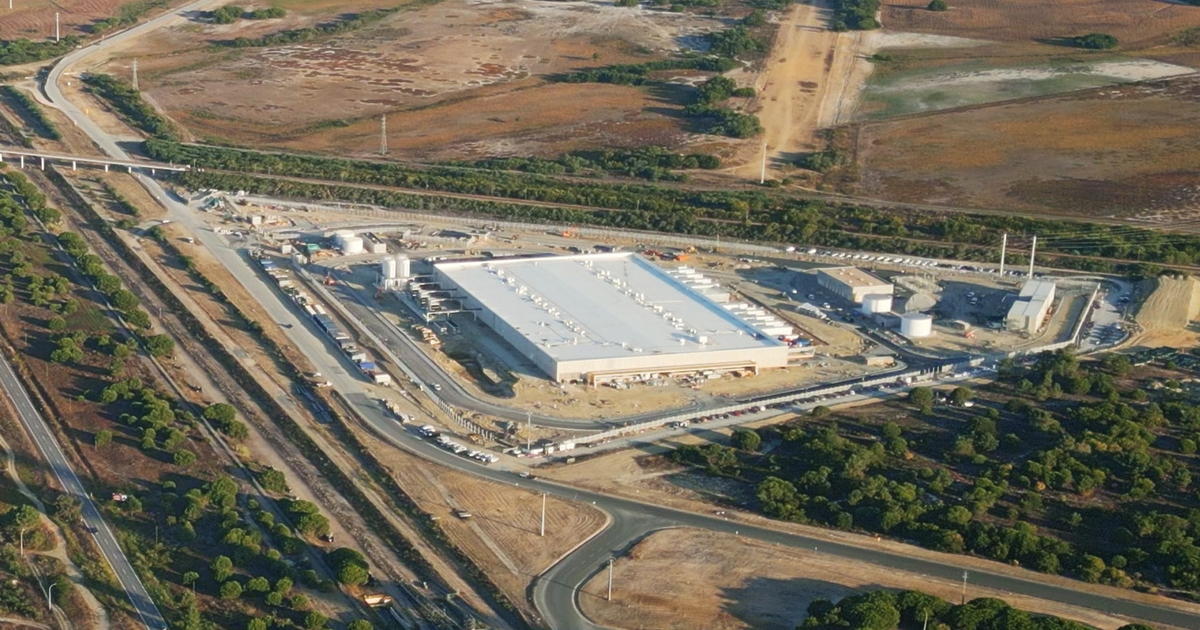 Microsoft to Rent Nscale AI Data Center Capacity in Portugal