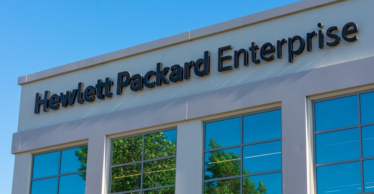 Hewlett Packard Enterprise building with logo on it Hewlett Packard Enterprise building with logo on it