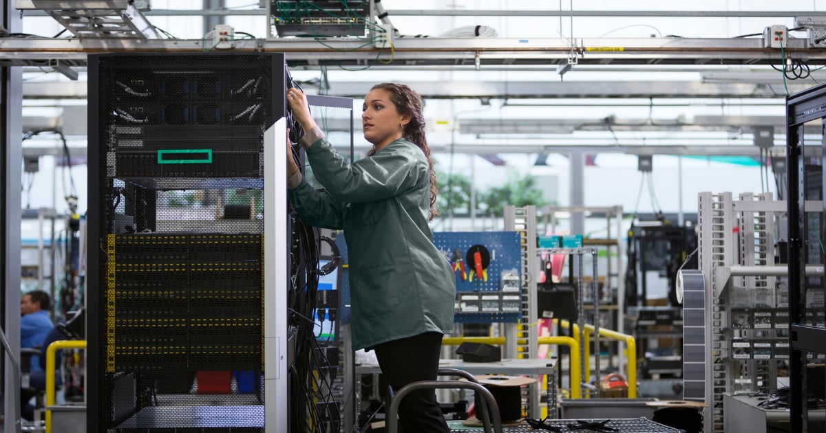 HPE to Open AI Supercomputer Factory in Czech Republic