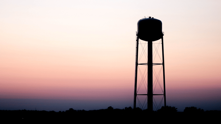 Data Center Water Use: From Efficiency Metrics to Real-World Resilience