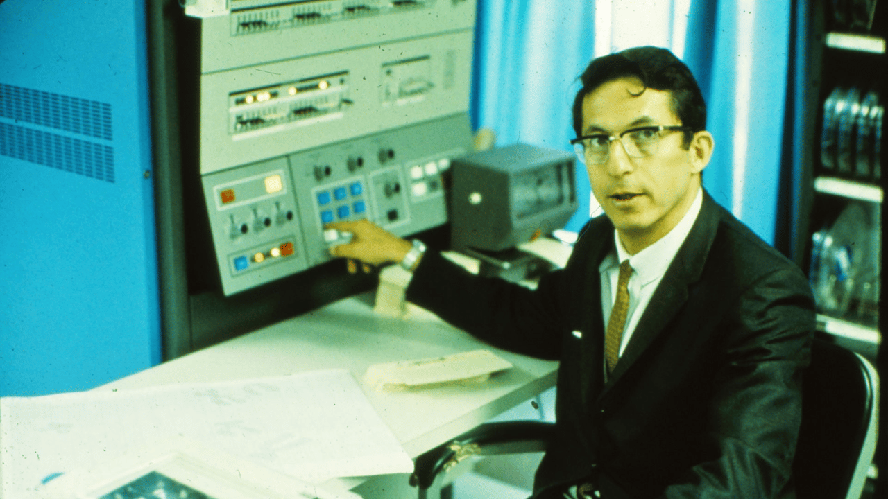 Robert Ledley with an IBM 360 system Robert Ledley with an IBM 360 system