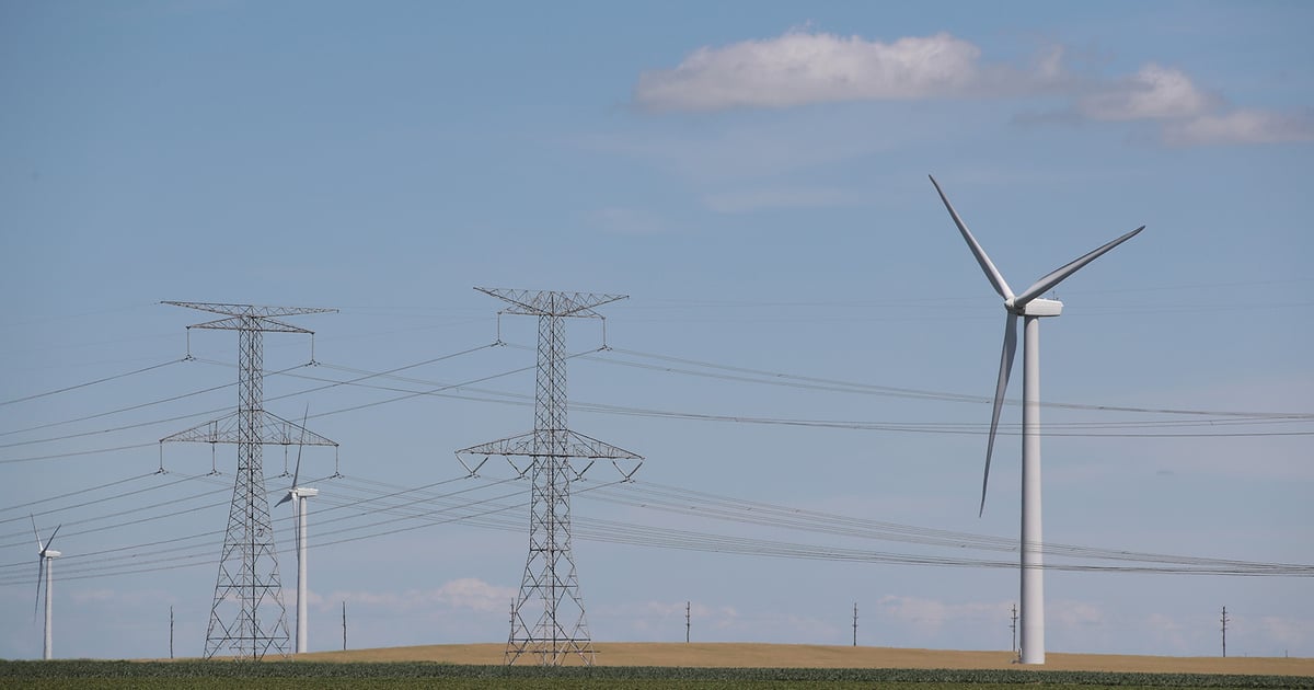 DOE Retreat on Transmission Corridors Tests the Case for Building Ahead