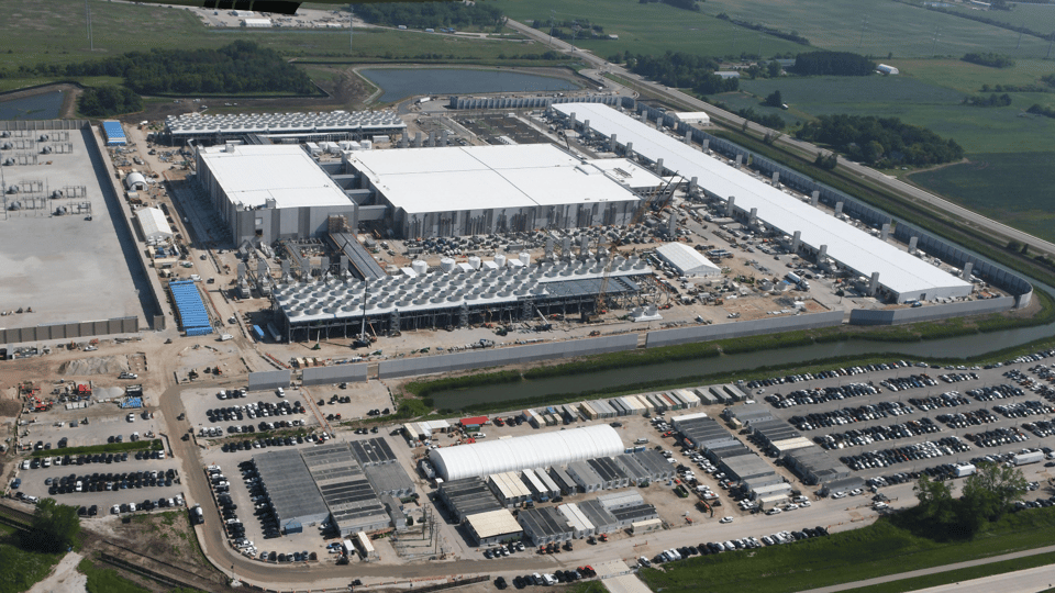Microcaft Data Senter Microsoft Unveils a New Social Contract for AI Data Centers