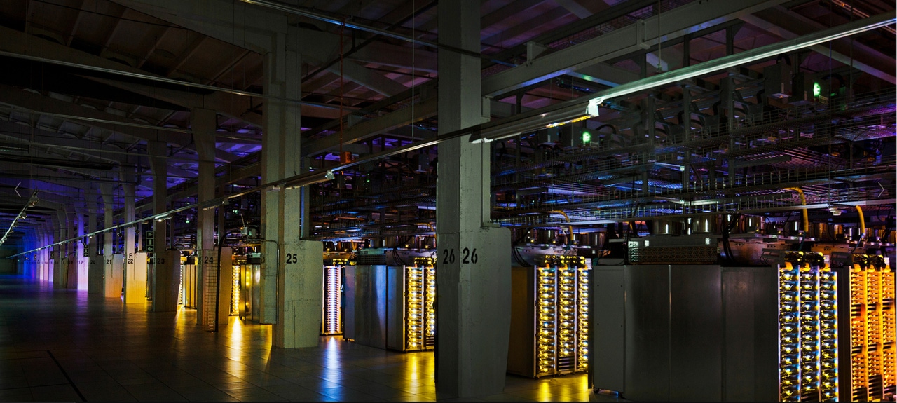 A data hall inside Google's data center in Hamina, Finland A data hall inside Google's data center in Hamina, Finland