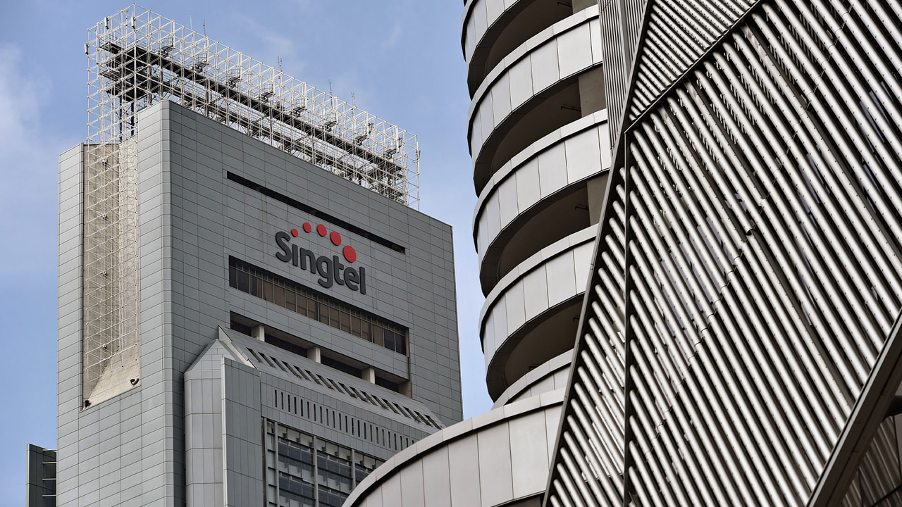 KKR, Singtel to Invest $1.3B in Data Center Firm STT GDC