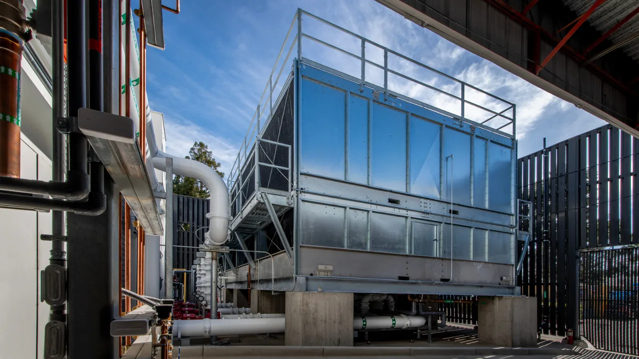 Cooling tower for a data center Cooling tower for a data center