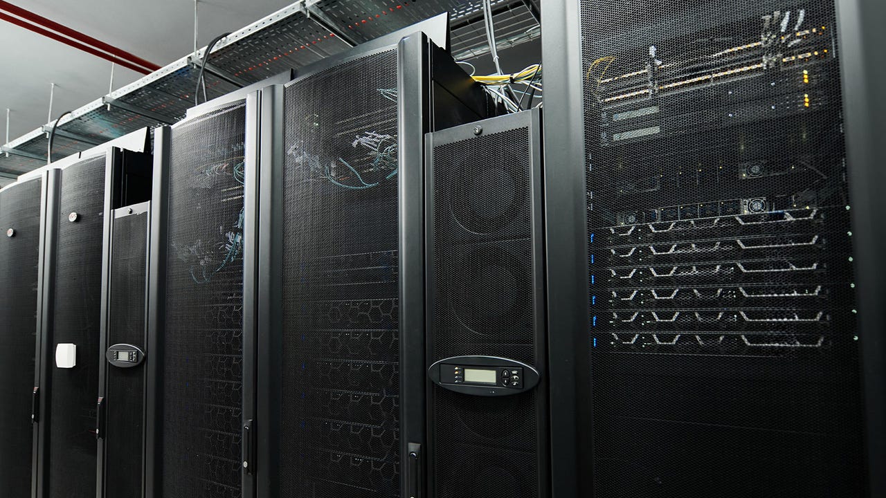 Advanced data center server cluster Advanced data center server cluster