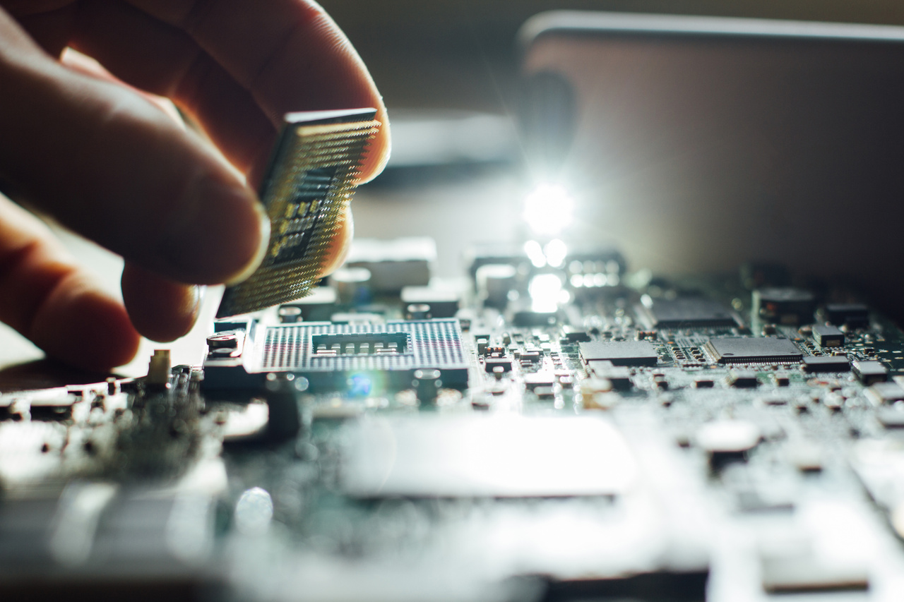 AI Chip Startup Graphcore Raises $200 Million From BMW, Microsoft