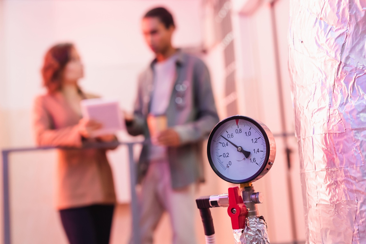 selective focus of manometer of data center cooling system selective focus of manometer of data center cooling system