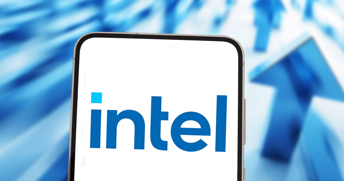 Intel Shares Surge as Much as 29% on AI Data Center Demand
