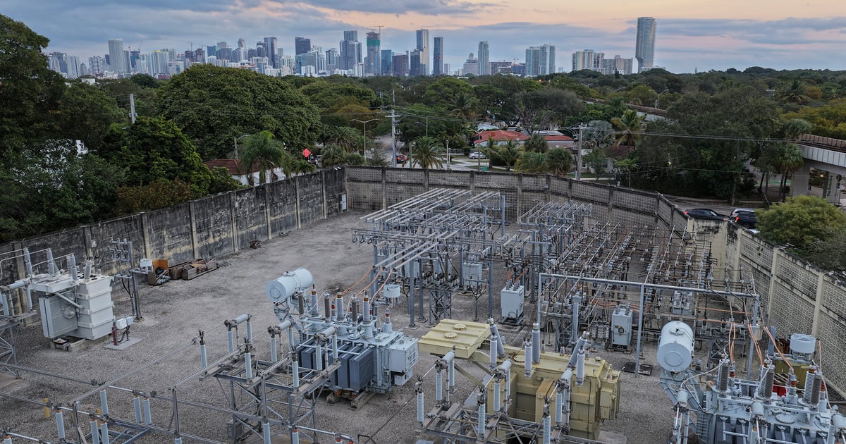 Trump Targets Foreign Grid Equipment as Data Centers Expand