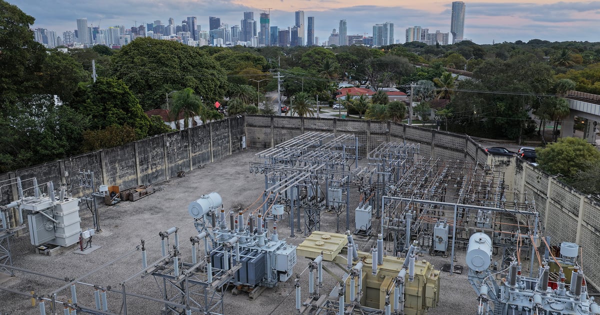 Trump Targets Foreign Grid Equipment as Data Centers Expand