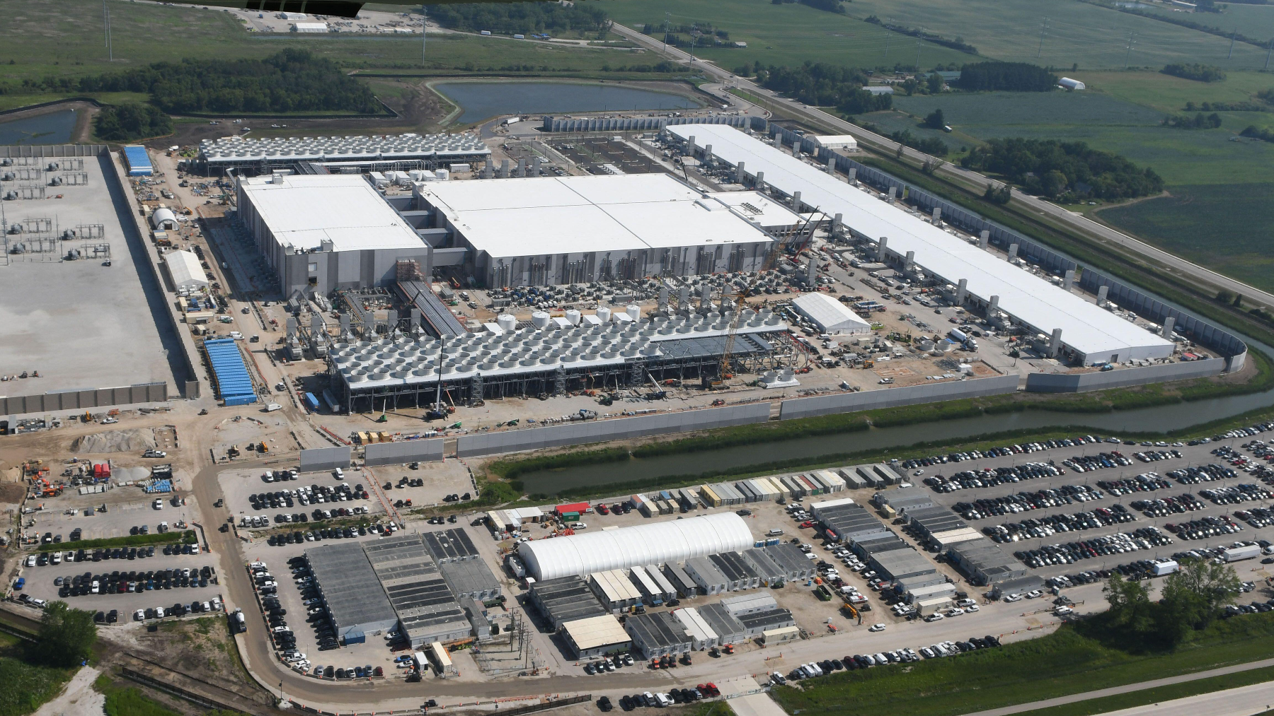 Microsoft data center being built in the Village of Mount Pleasant, Wis.