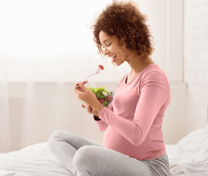 Las grasas son ideales en la etapa prenatal y el embarazo, promoviendo un desarrollo saludable del bebé en sus primeros trimestres.