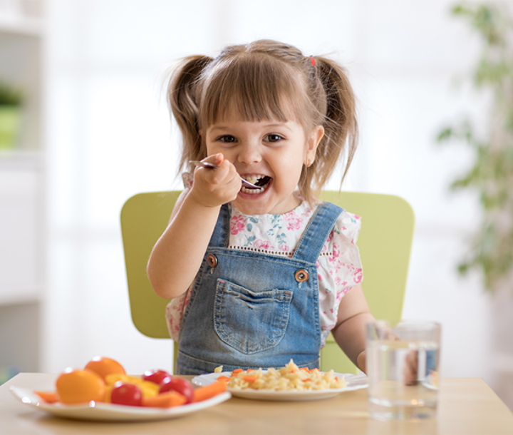 Alimentación saludable para niños con consejos fáciles y prácticos.