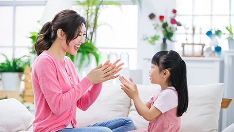 Image-1-ways_children_stop_touching_their_face.webp
