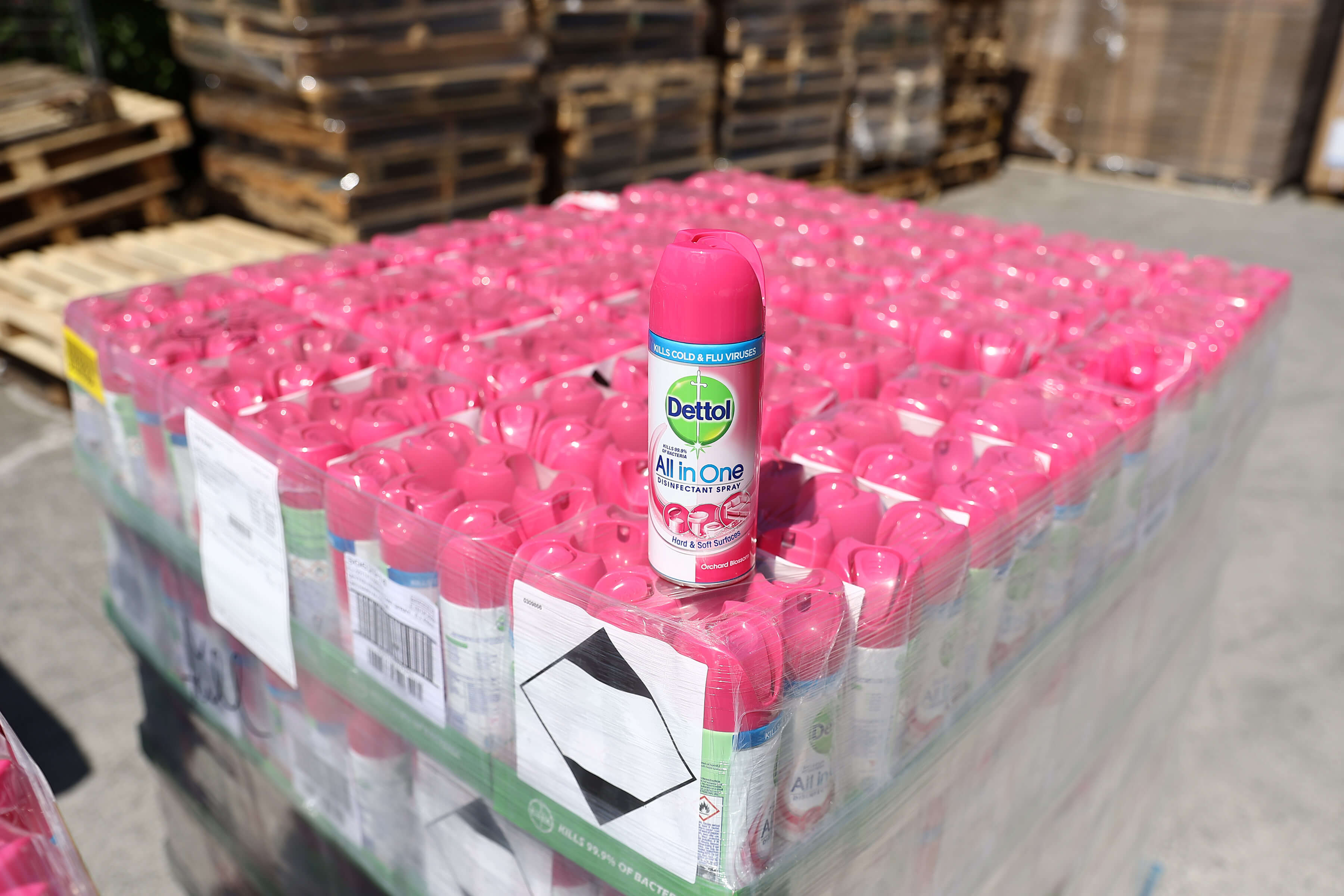 Dettol donates 40,000 products to support HSE in the fight against COVID-19