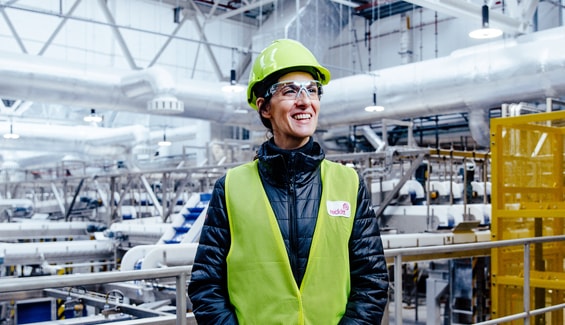 Reckitt employee in a manufacturing facility