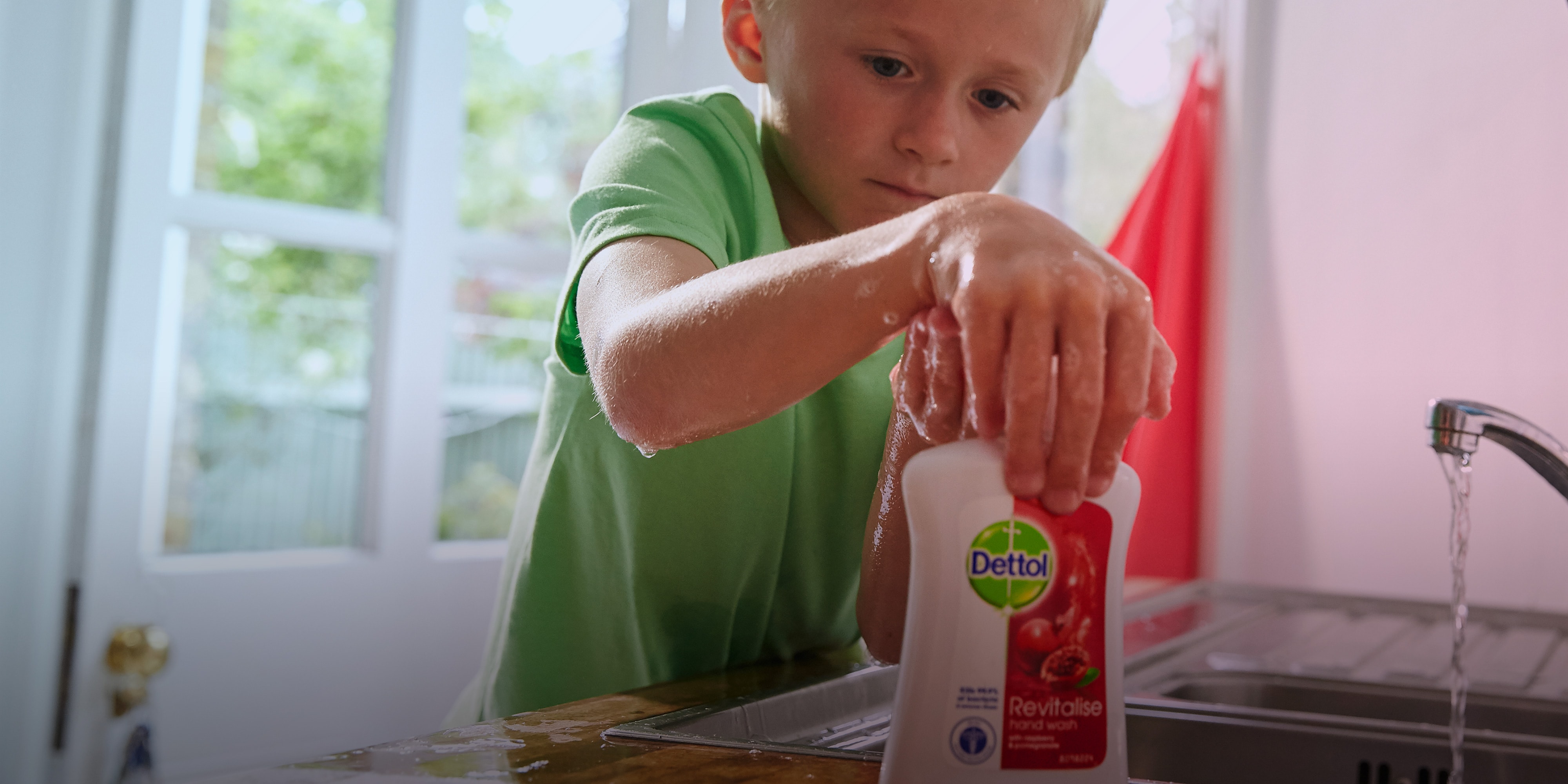 Dettol UK pledges 150,000 care packages to support NHS workers