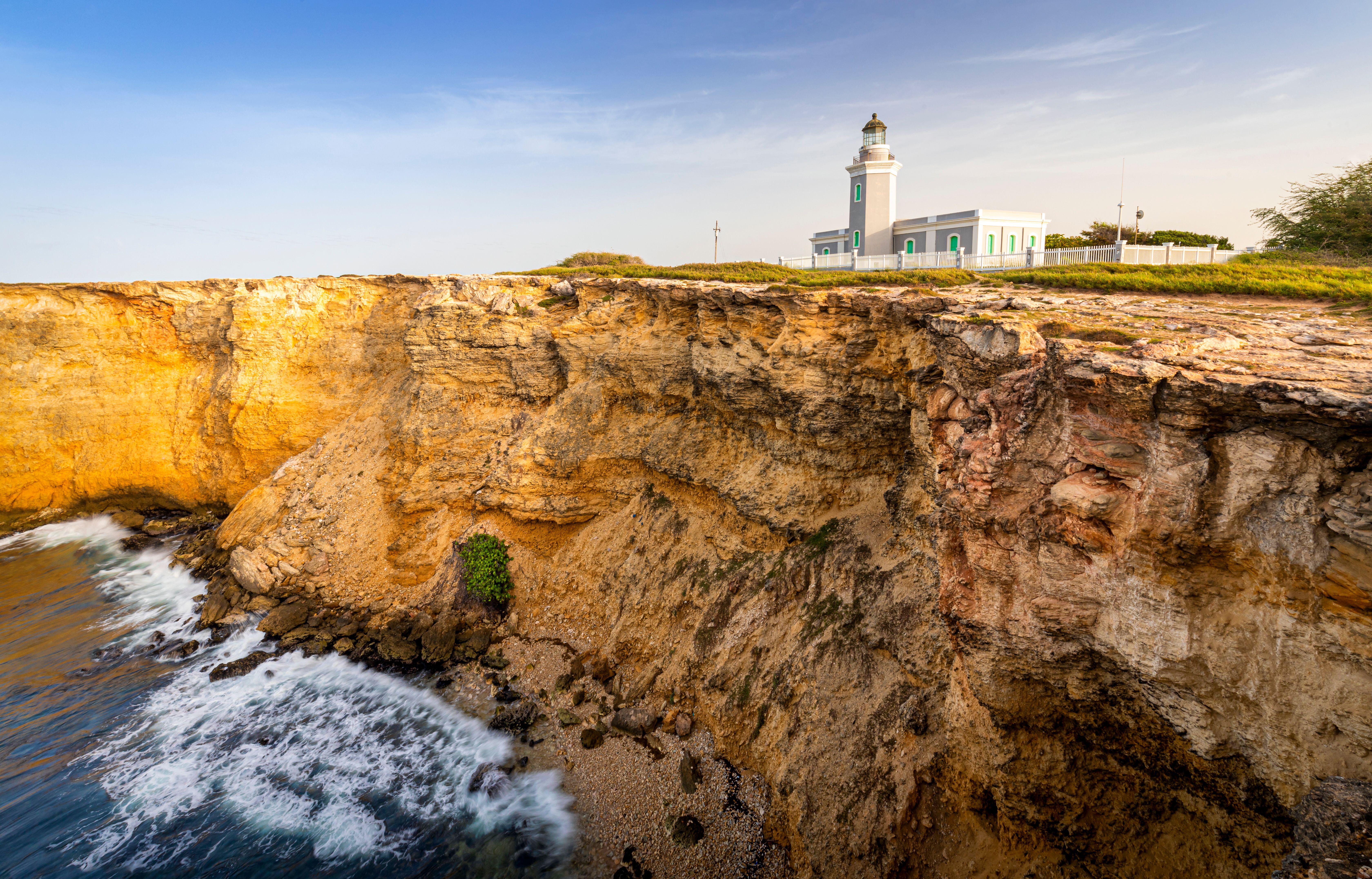 Edgar Garay dies after falling off cliff in Puerto Rico