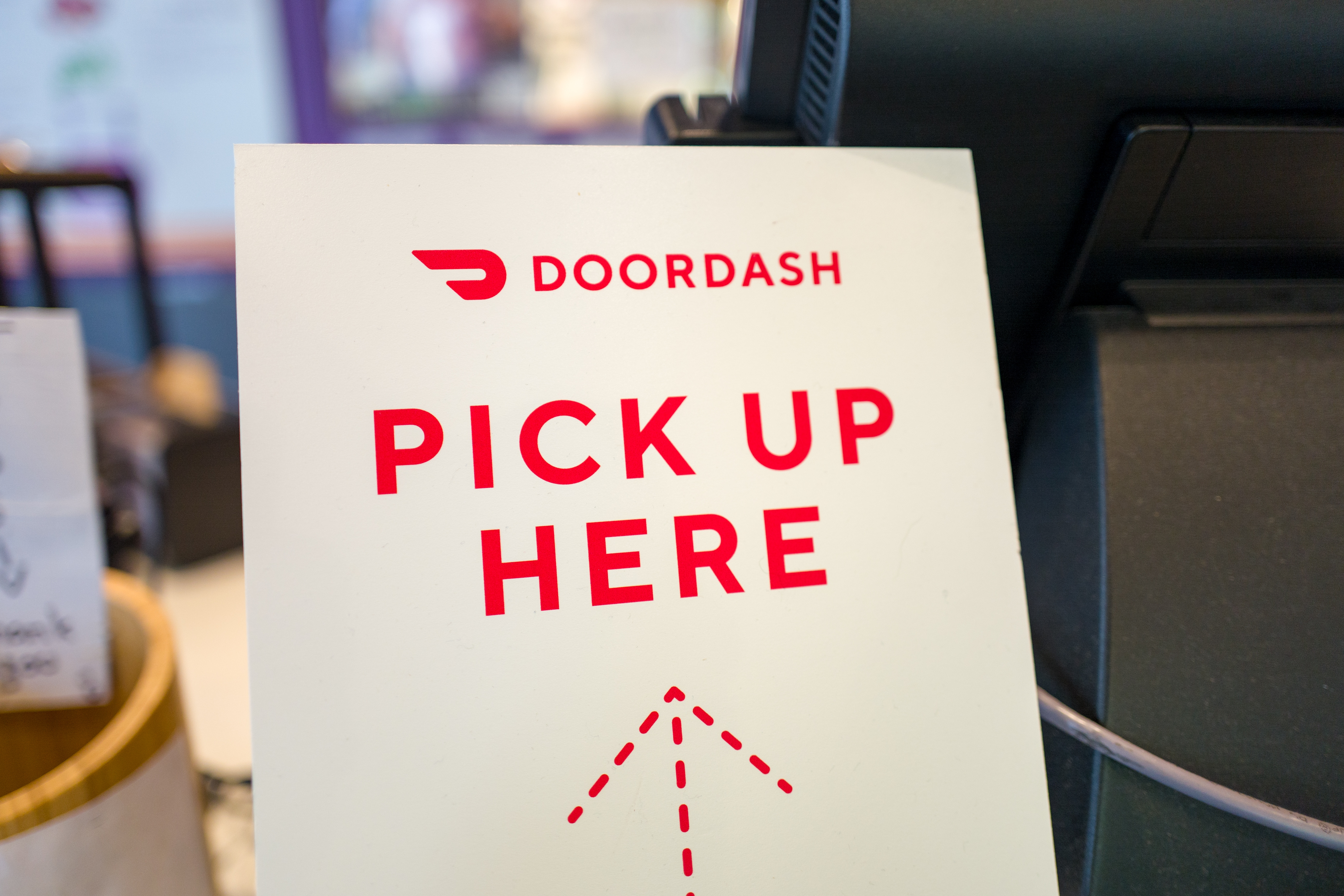 Do DoorDash Drivers Pick Up Multiple Orders? - Financial Panther