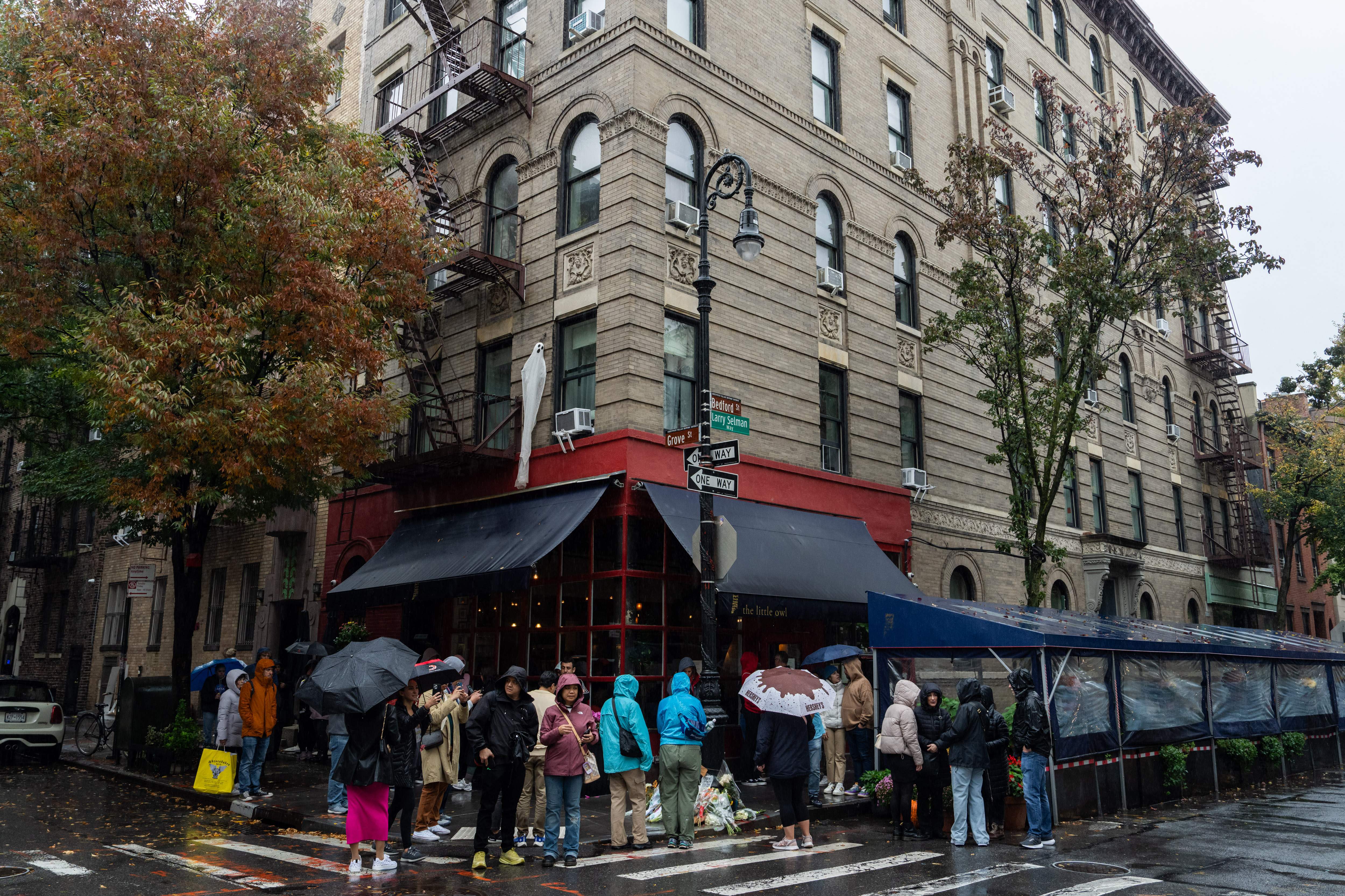 Flashback Friday: Friends Apartment Building in New York City. Not