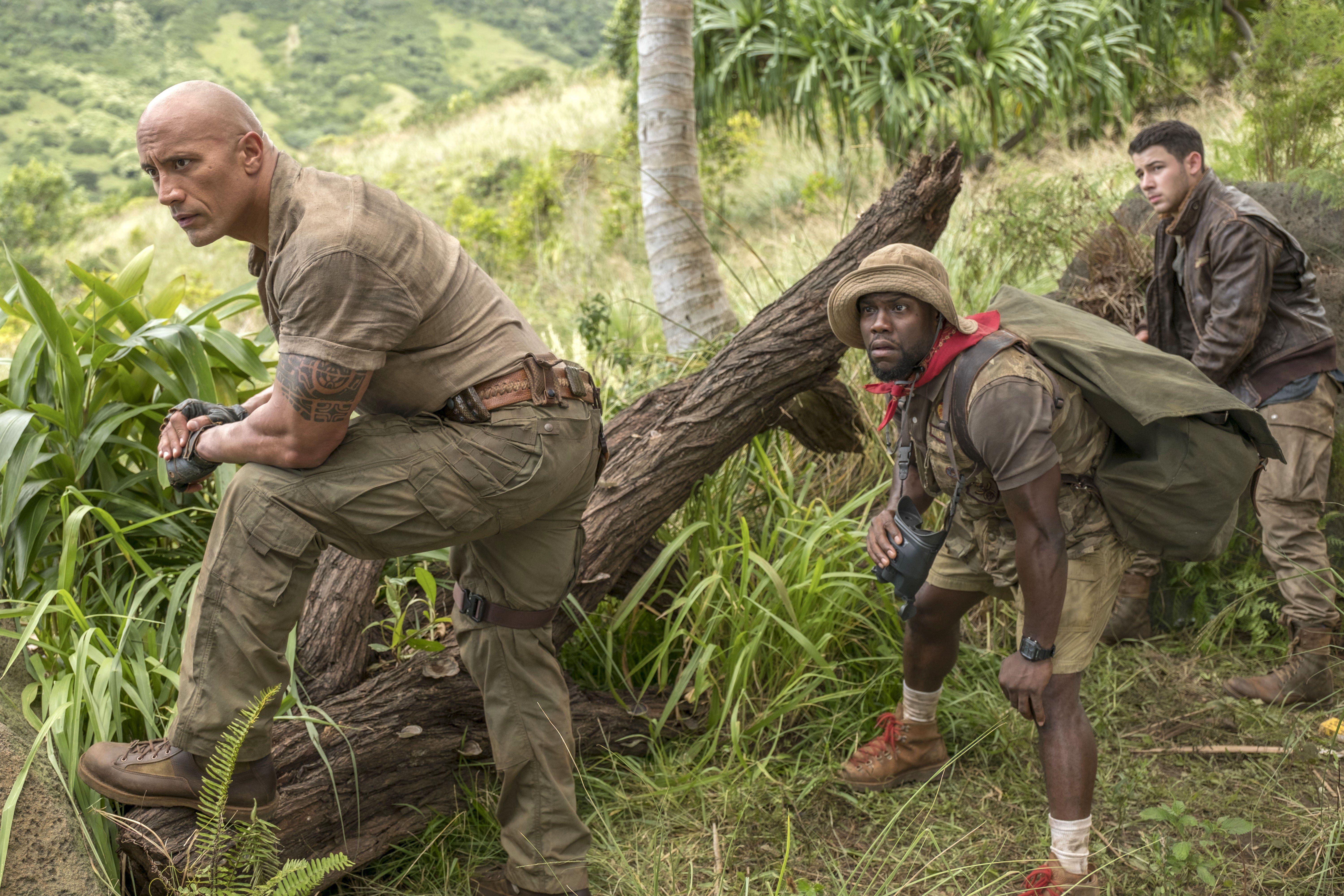 Kevin Hart rips The Rock over his classic bumbag picture with