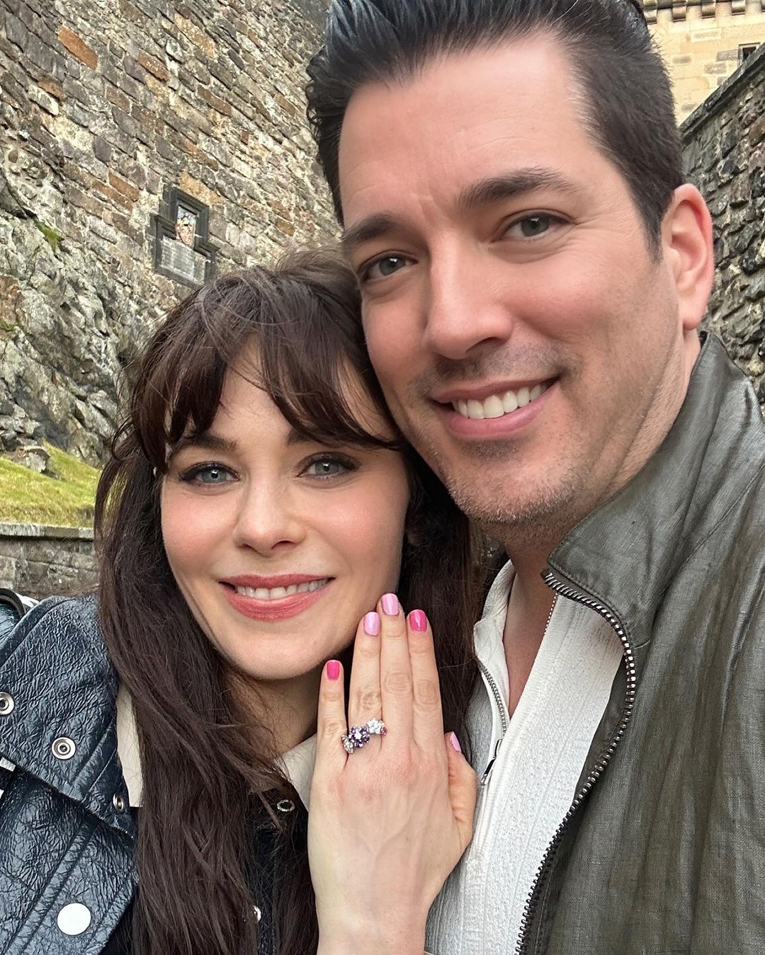 1080px x 1349px - Zooey Deschanel announces engagement to Jonathan Scott