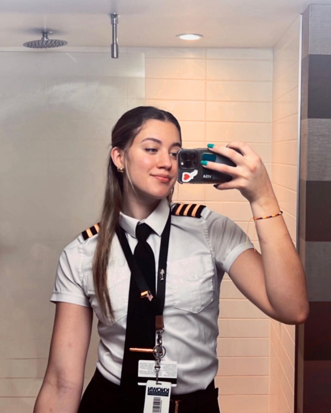 22-year-old pilot shares how she deals with sexist and ageist comments from  people saying shes too young