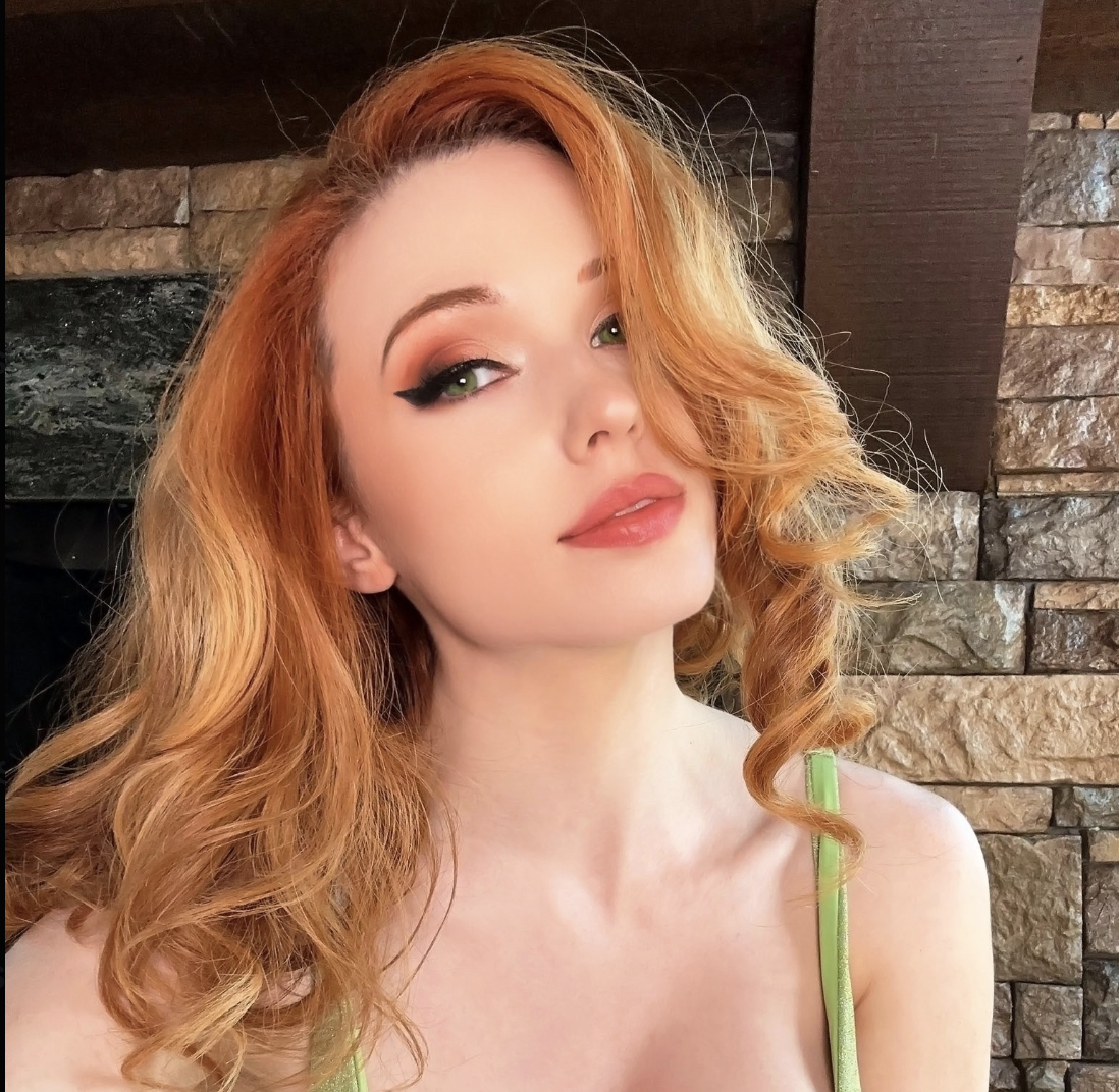 Twitch streamer Amouranth explains why she shared social media post during  robbery instead of calling 911