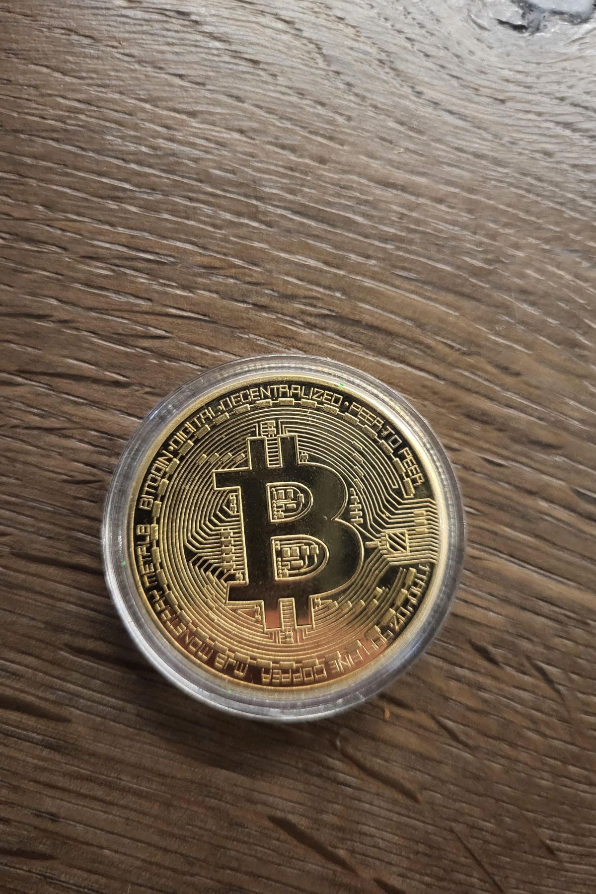 Customer leaves gold Bitcoin at restaurant instead of paying and what it  could be worth has people shocked