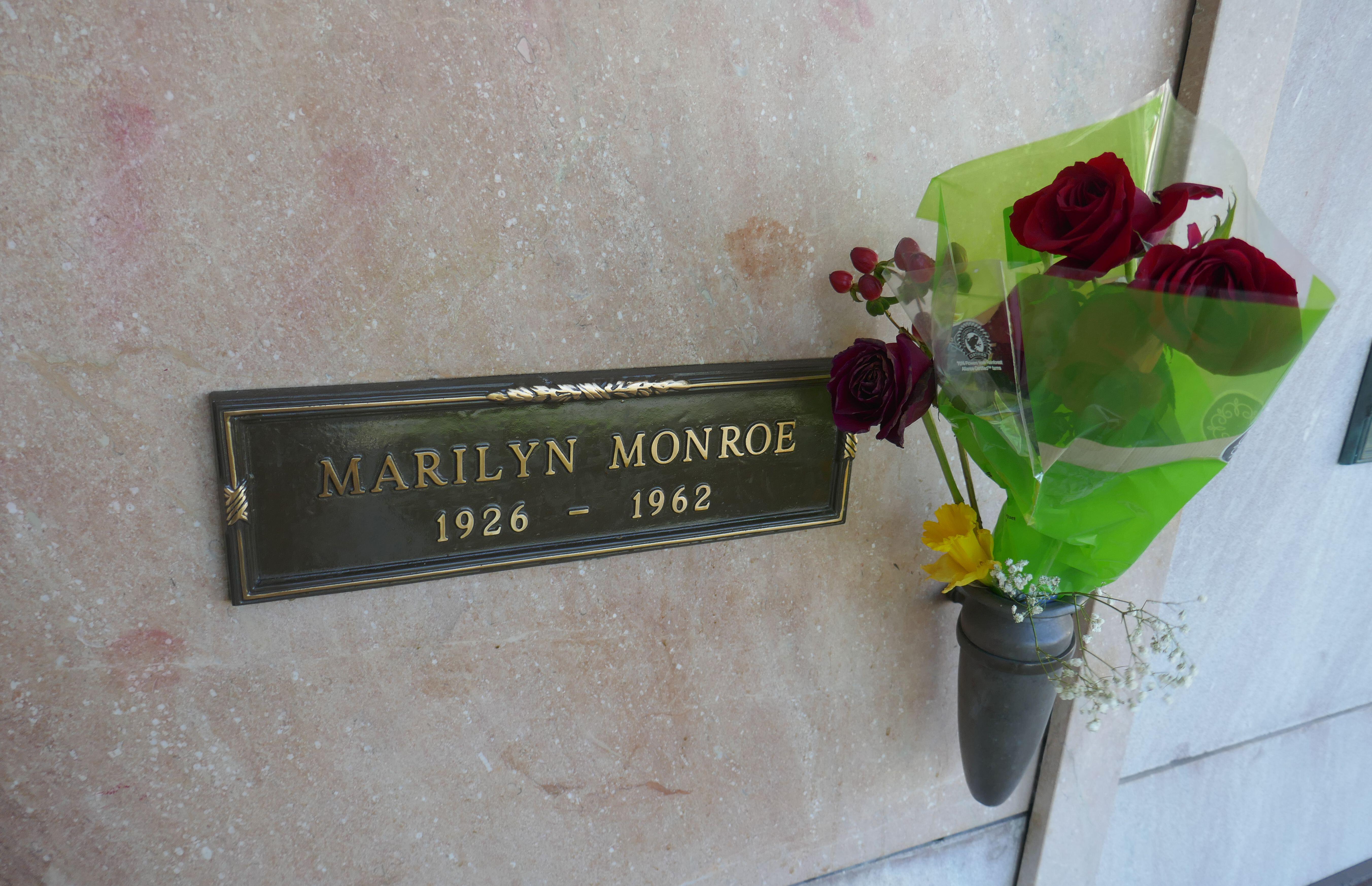 Ana de Armas Visited Marilyn Monroe's Grave Before Blonde to Ask