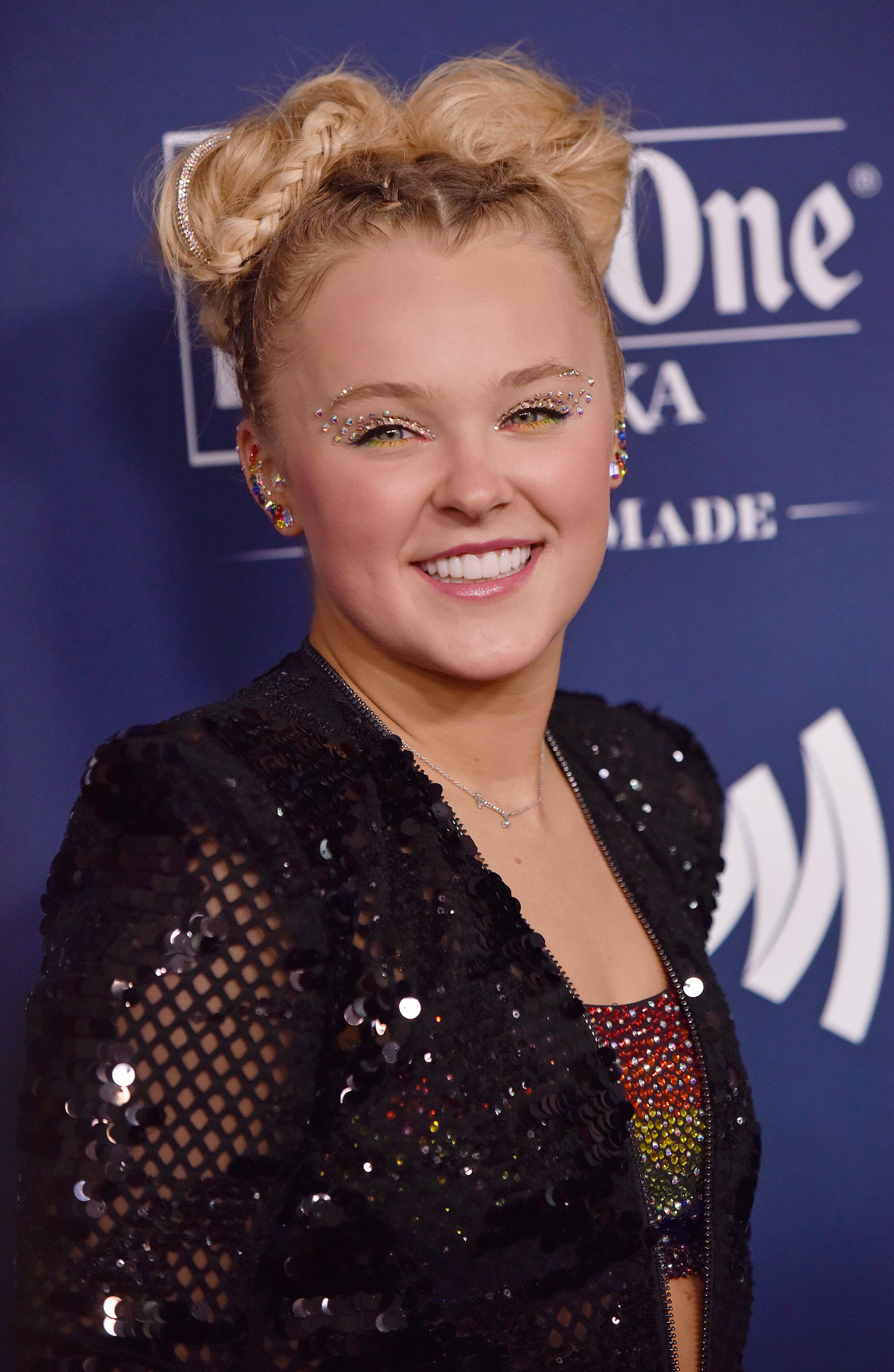2607px x 4000px - JoJo Siwa says she can't have sex like 'normal' teenagers because of her  fame