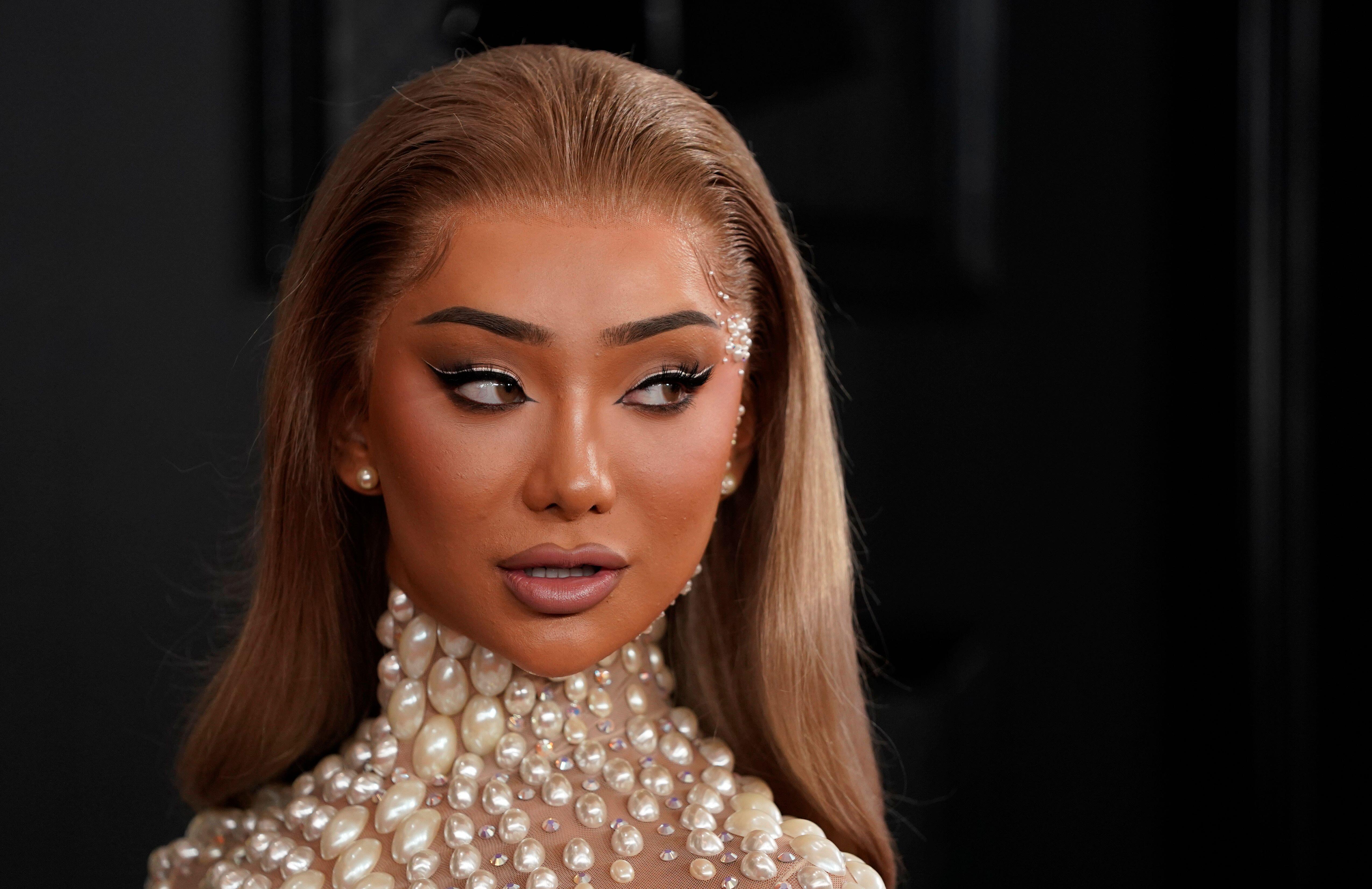 Trans influencer Nikita Dragun held in mens jail after arrest - Celebrity  - UNILAD