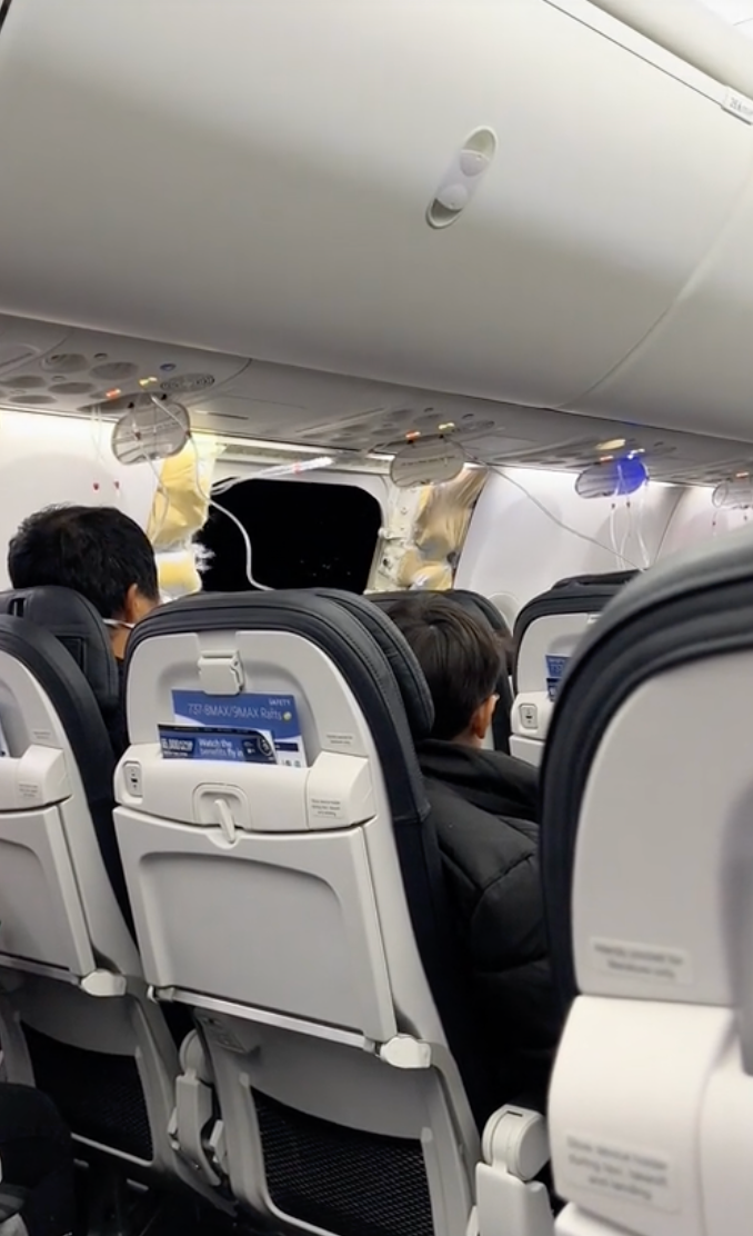 American Airlines Pilot Goes Viral for Lecturing Passengers on Manners