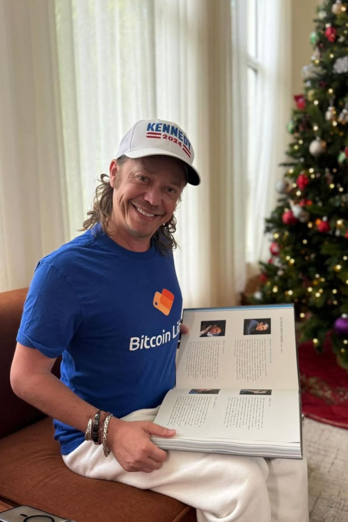 Former child star who appeared in cult classic movie grew up to become one  of the richest actors in the world