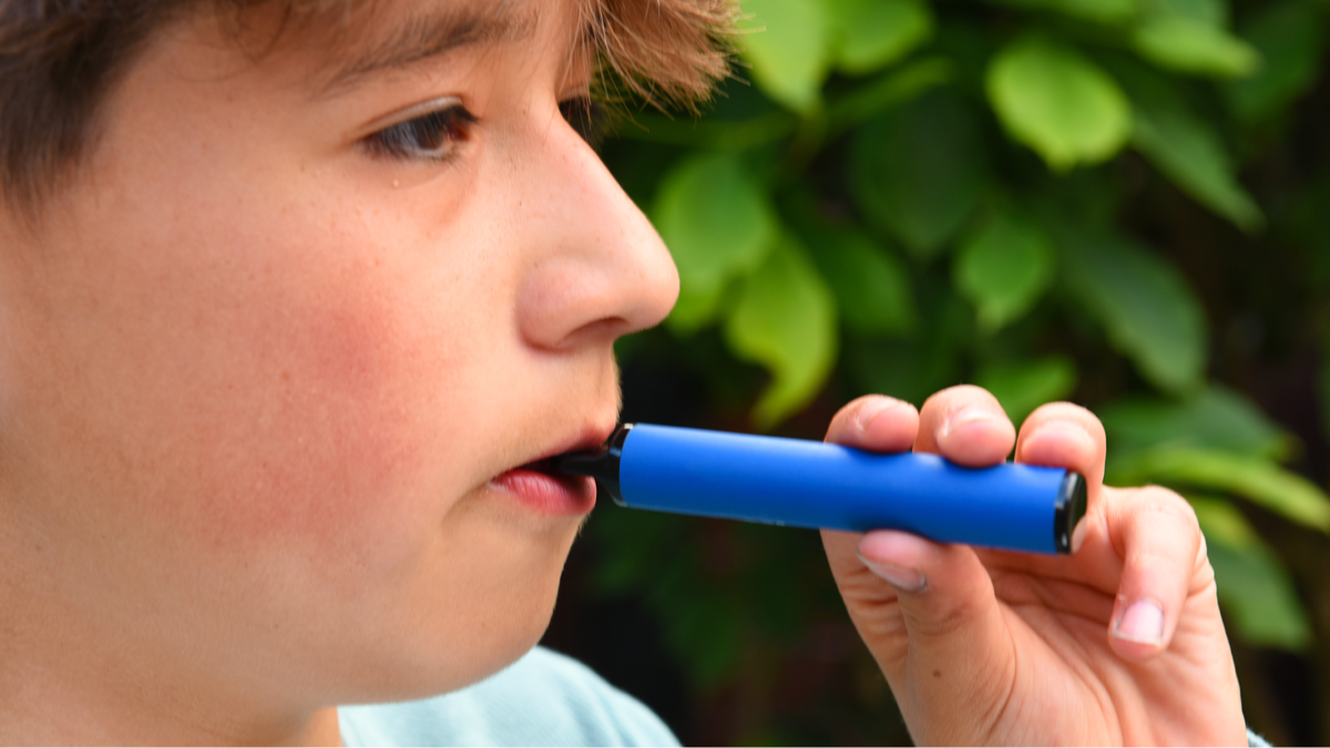 Doctors issue severe vape warning as teens are already showing 'gateway'  signs