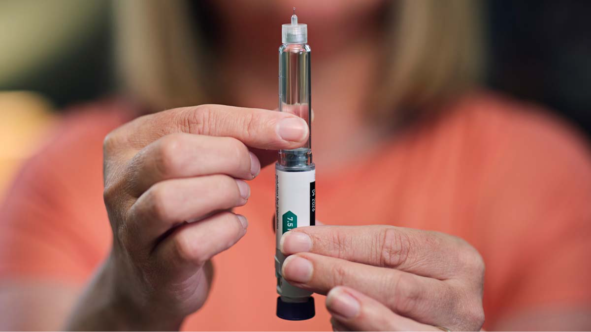 Doctor explains 'weight-loss jab smell' as new side effect for Ozempic is revealed Doctor explains 'weight-loss jab smell' as new side effect for Ozempic is revealed